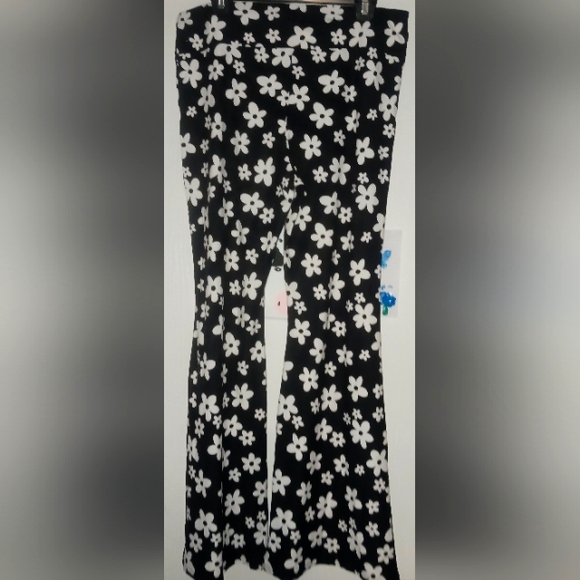 Flare legging w/flower print - Picture 1 of 4